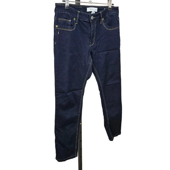 Kenneth  Cole Reaction Crop Jeans - Picture 2 of 7